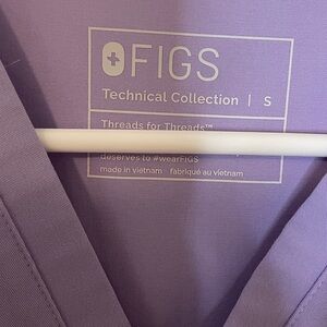 Figs, color 2487 Lavender Dew, V-Neck Scrub Top